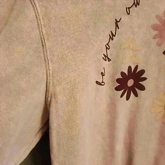 Beautiful Dusty pink floral sweatshirt - Picture 3 of 8